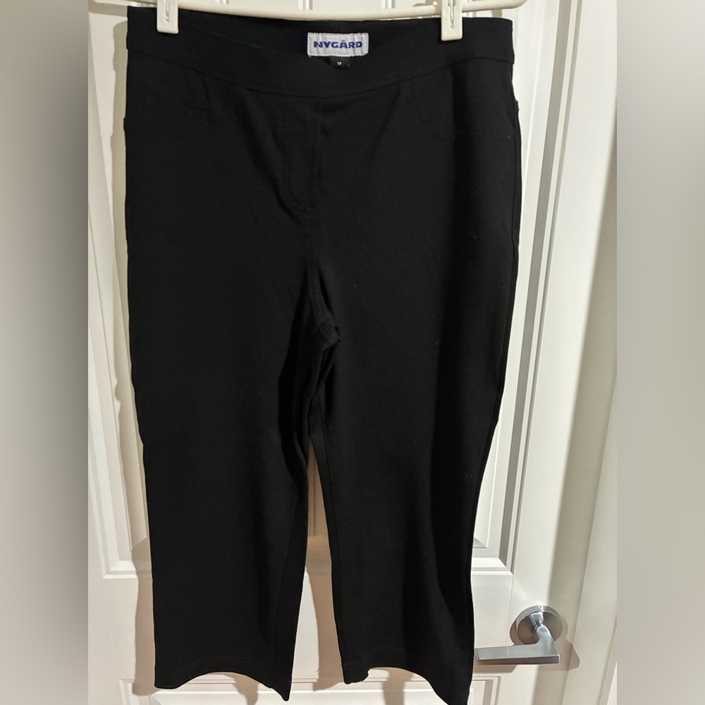 Nygard Classic stretch Black Capris